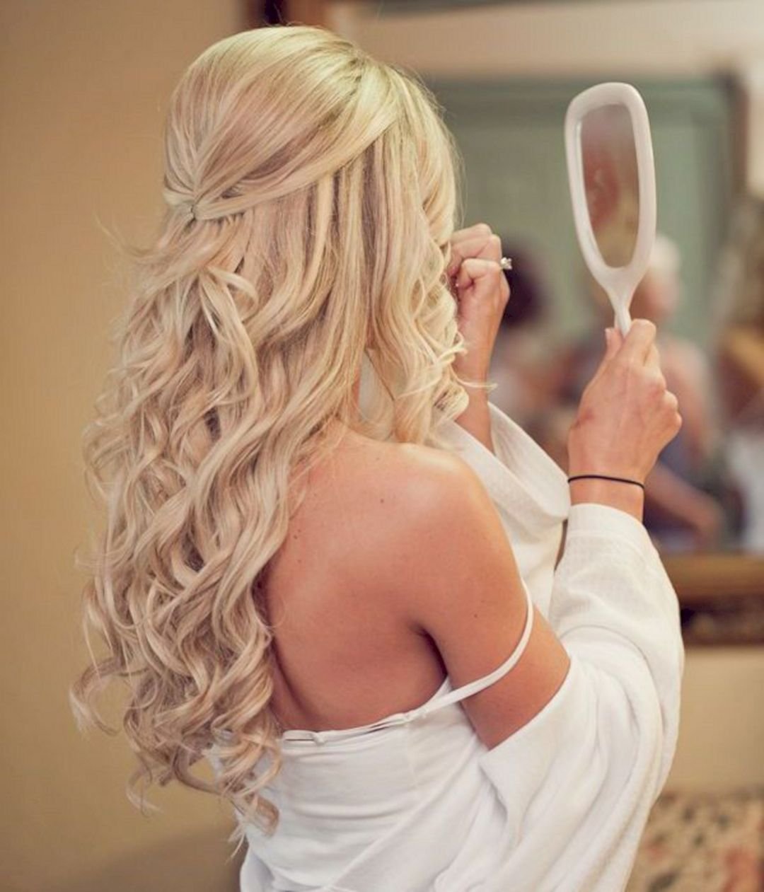 Девушка Блондинка С Длинными Волосами Фото