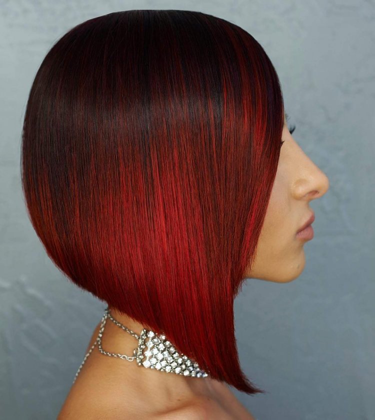 Красный цвет волос каре