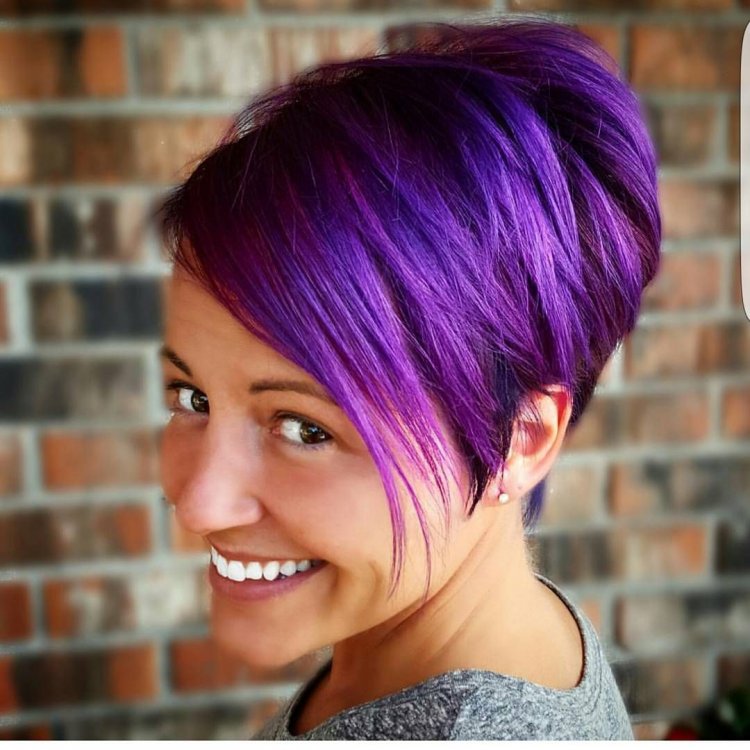 Фиолетовый цвет волос на короткие волосы