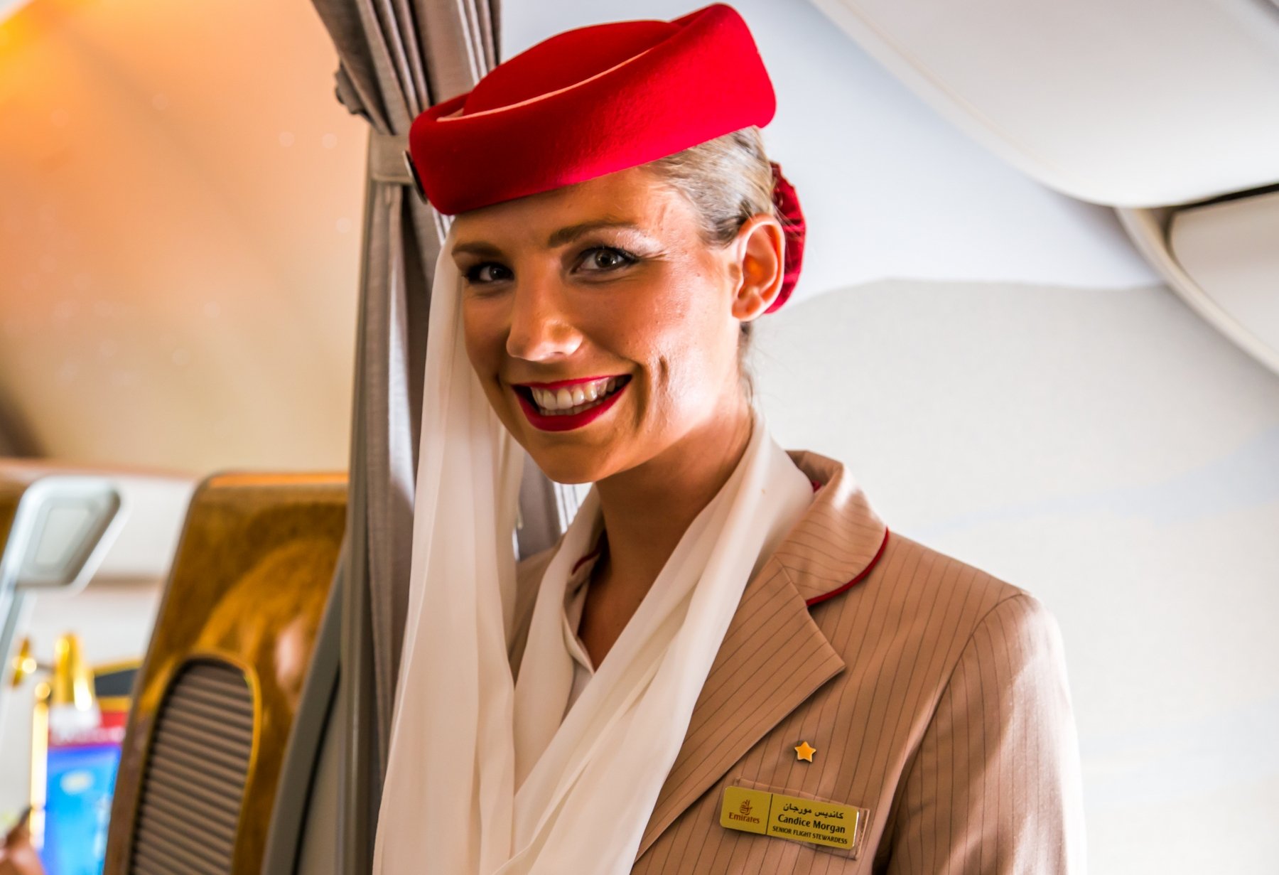 Стюардесса можно после 9 класса. Emirates авиакомпания стюардессы.
