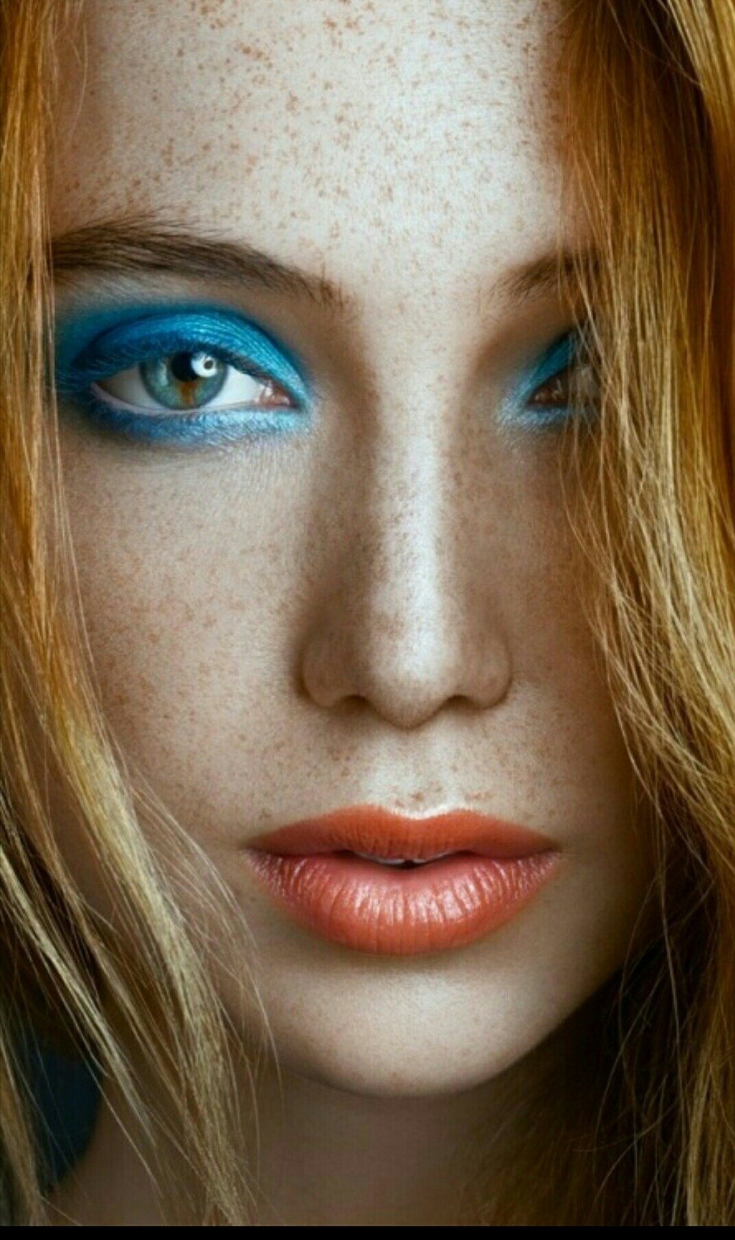 Волосы светлые веснушки. Emma Stone portrait веснушки.