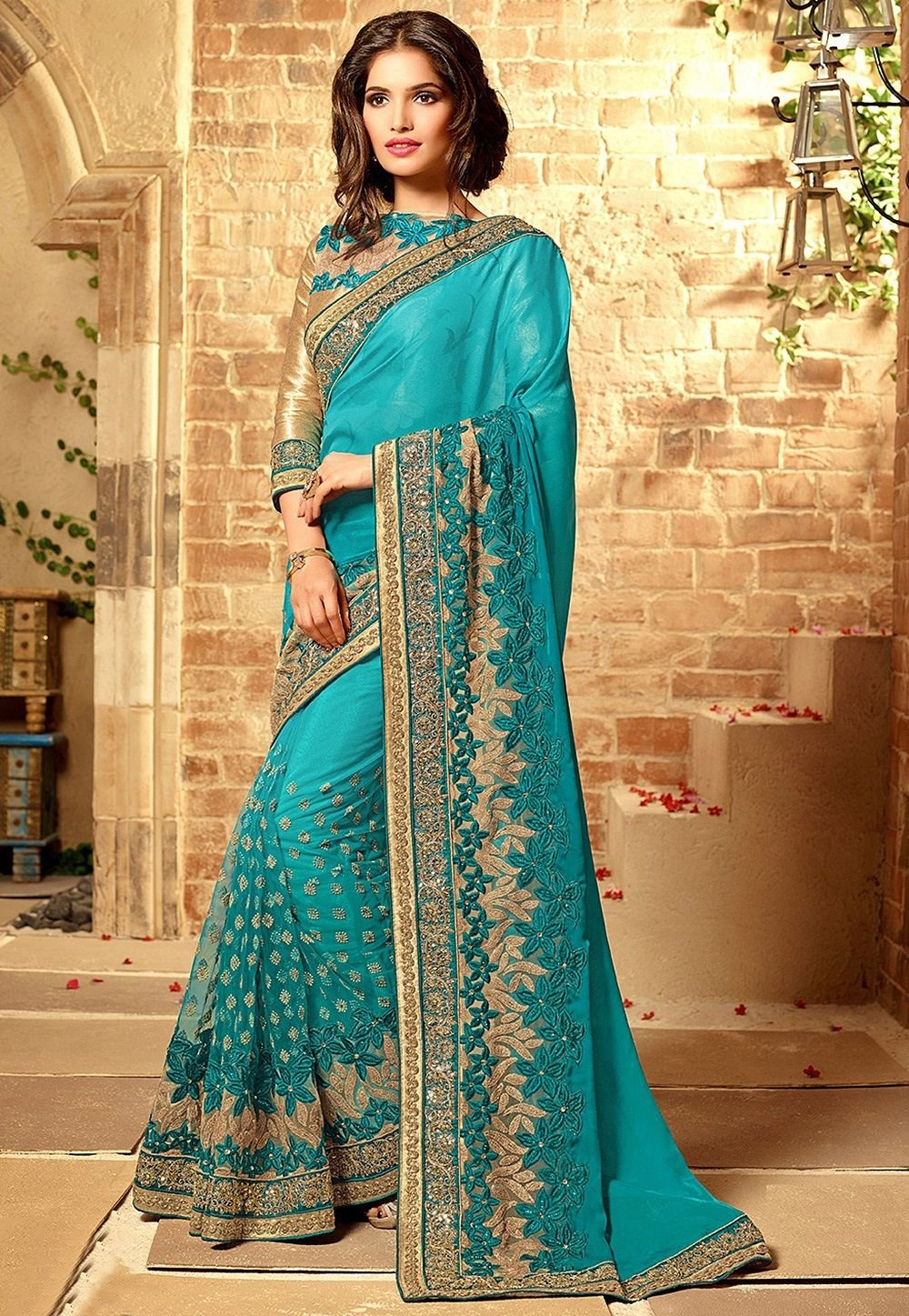 Картинка сари. Сари индийская одежда. Сари (женская одежда в Индии). Голубое Сари Индия. Сари платье Индии.