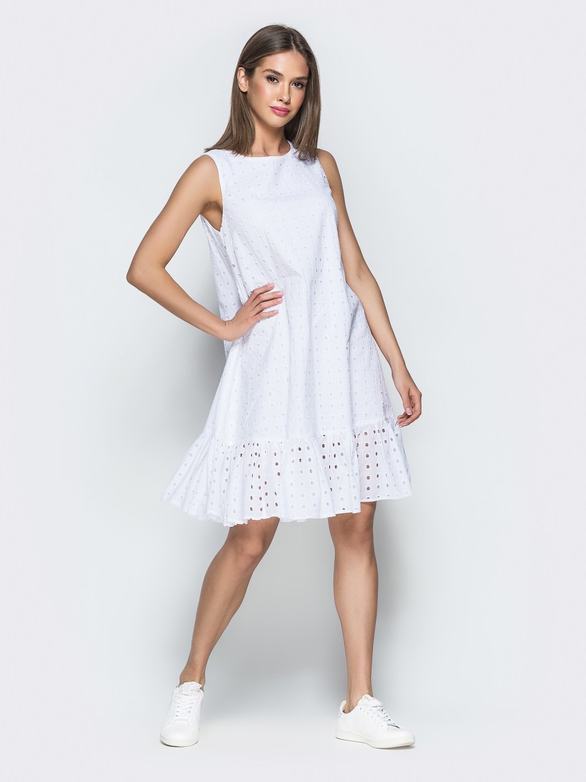 Платье летние женские купить хлопок. Белое летнее платье. Летнее платье из хлопка. Летнее хлопковое платье. Платье белое короткое хлопок.