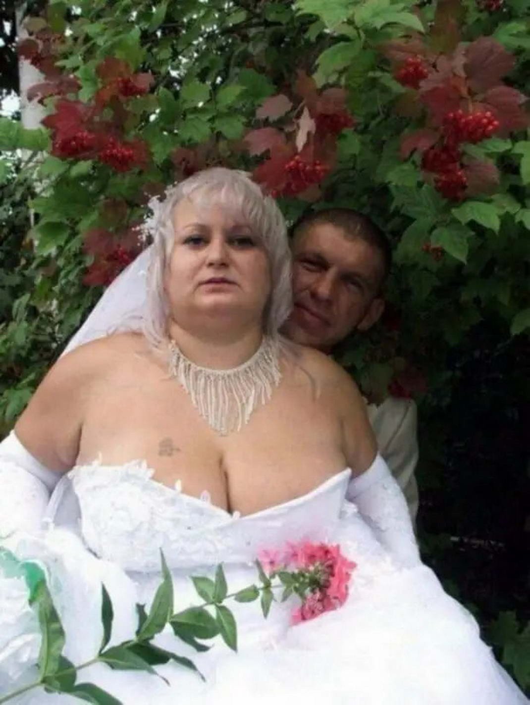 Любовница пришла на свадьбу. Alisa Greyser. Страшный жених. Смешные Свадебные платья в деревне.