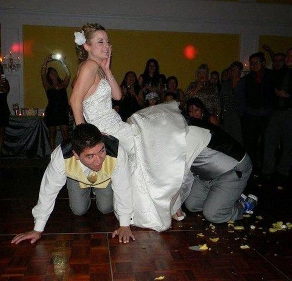 Сценки пьяные. Свадьба прикол. Смешные моменты на свадьбах. Со свадьбой прикольные. Смешные невесты.