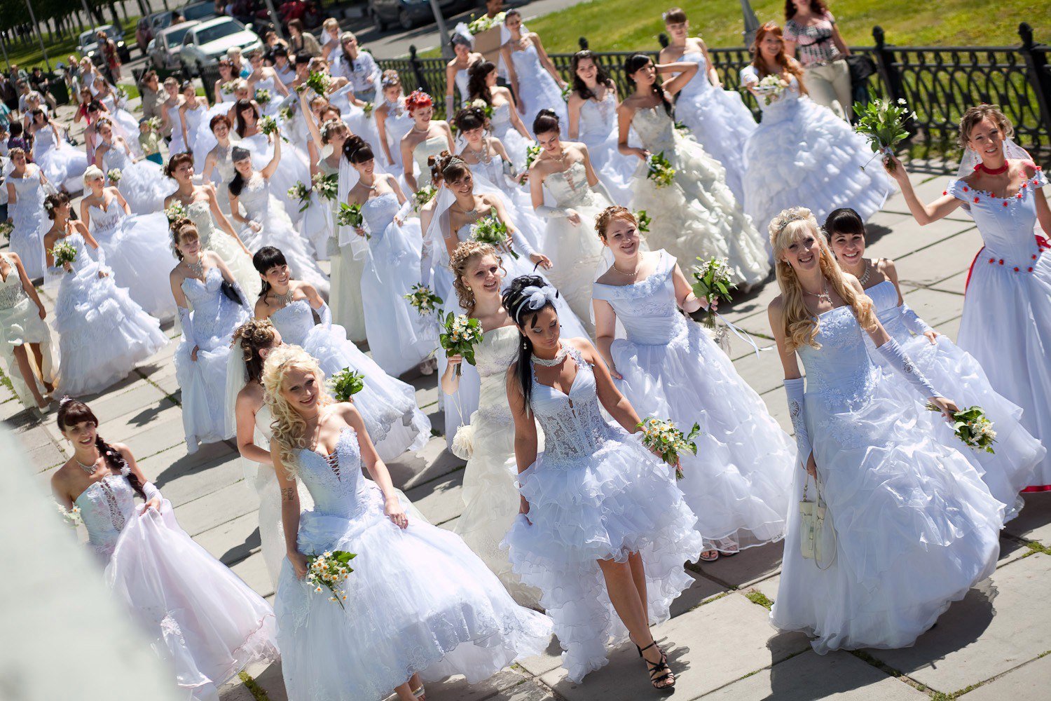 Почему иваново называют невест. Парад невест Иваново. Иваново-Вознесенск город невест. Город Иваново Сбежавшая невеста. Много невест.