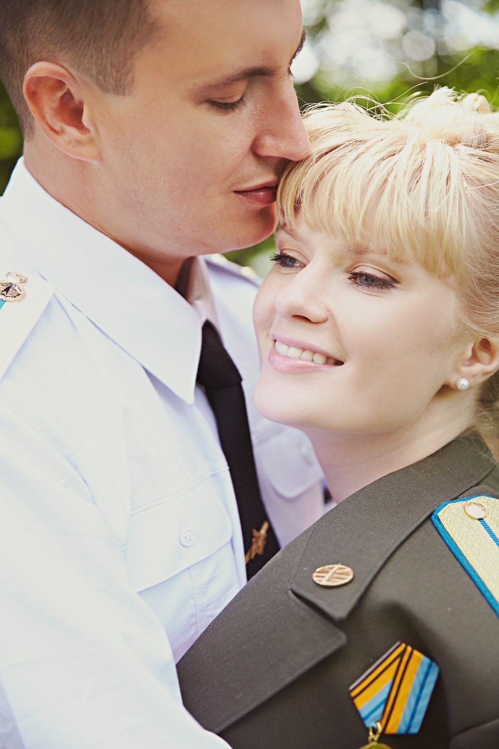 Быть женой офицера. Свадьба в военной форме. Жених в военной форме. Свадьба в военной форме жених. Фотосессия с офицером.