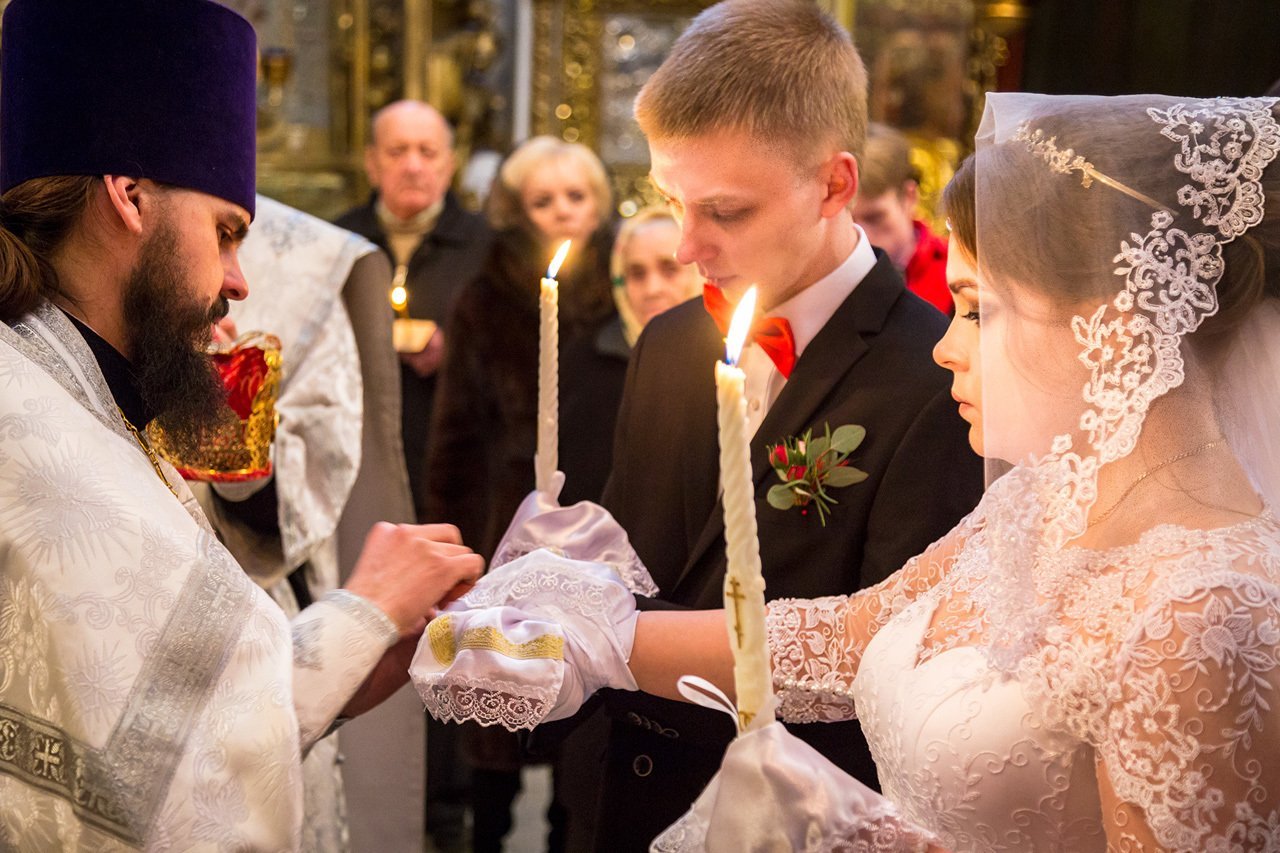 Православные женихи. Таинство венчания в православии. Свадьба в церкви. Церемония венчания в церкви.