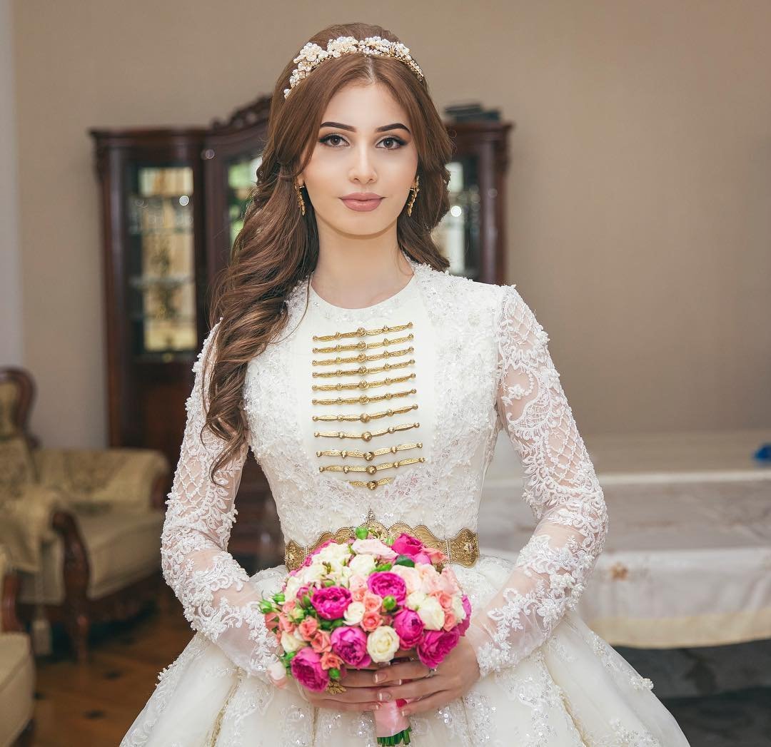 Свадебные платья чеченских девушек
