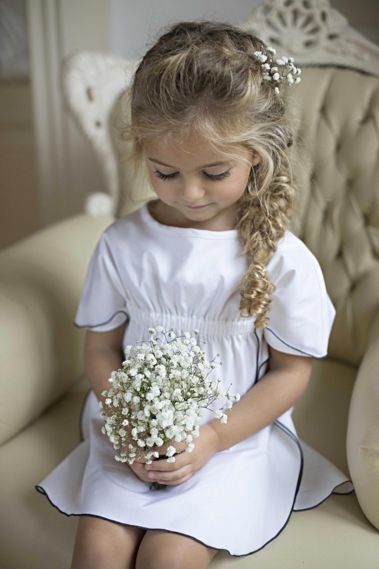 Прически девочкам на свадьбу детям