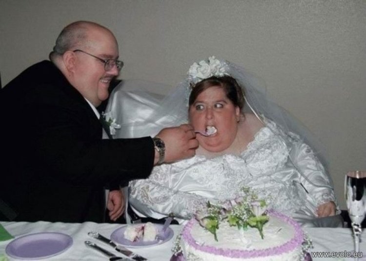 Толстая невеста на руках