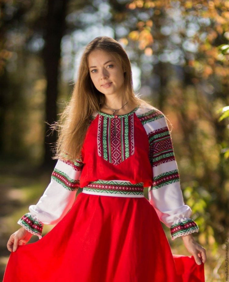 Современное платье в русском стиле