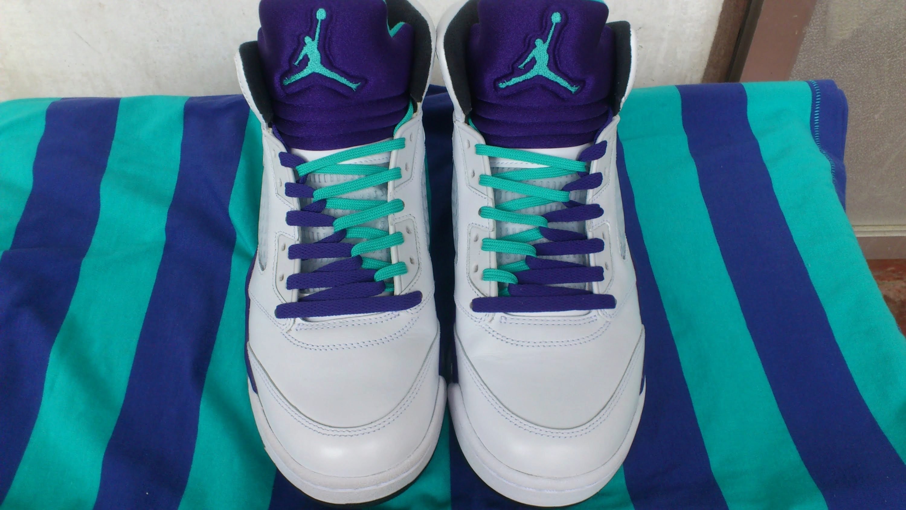 Как завязать кроссовки найк. Nike Jordan 5. Nike Sakai шнуровка. Nike Air Jordan шнуровка.
