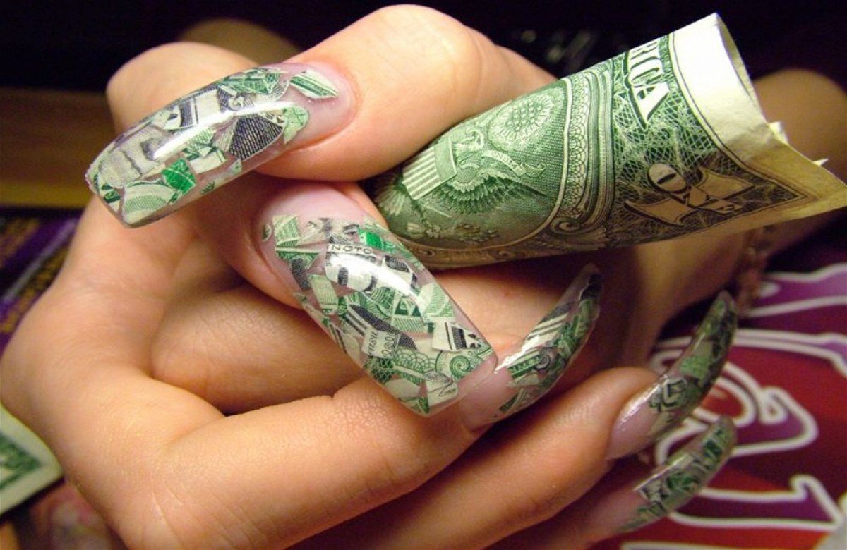 Ногти с деньгами