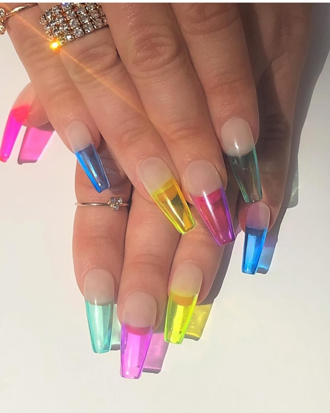 Дизайн ногтей кончики. Джелли нейлс 2022. Разноцветный френч. Прозрачные цветные ногти. Яркие разноцветные ногти.