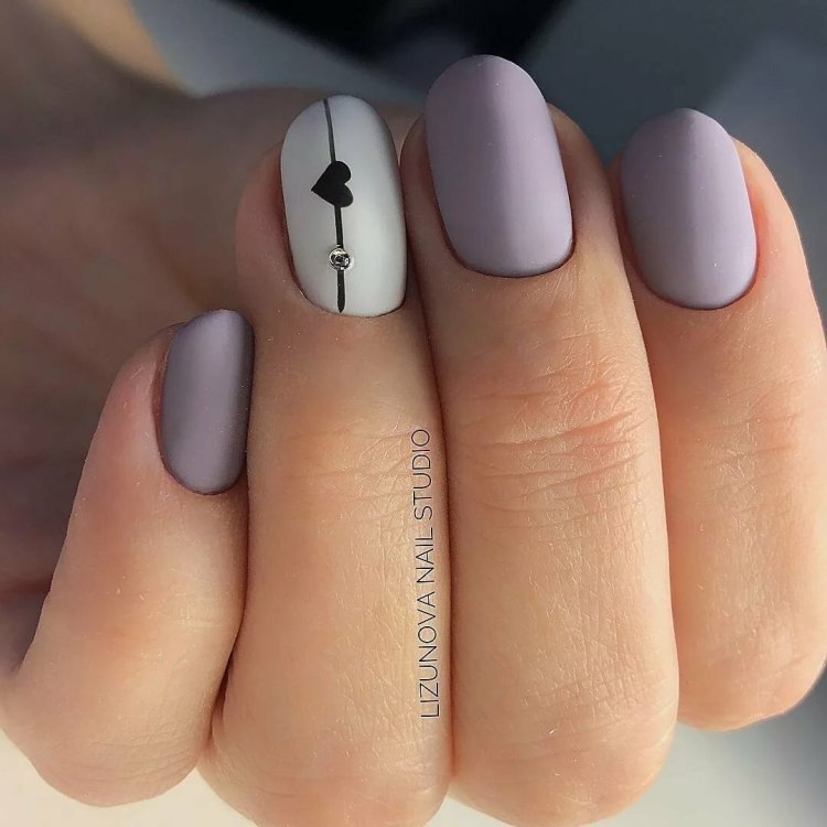 Маникюр на короткие ногти бежевый цвет с дизайном на короткие ногти