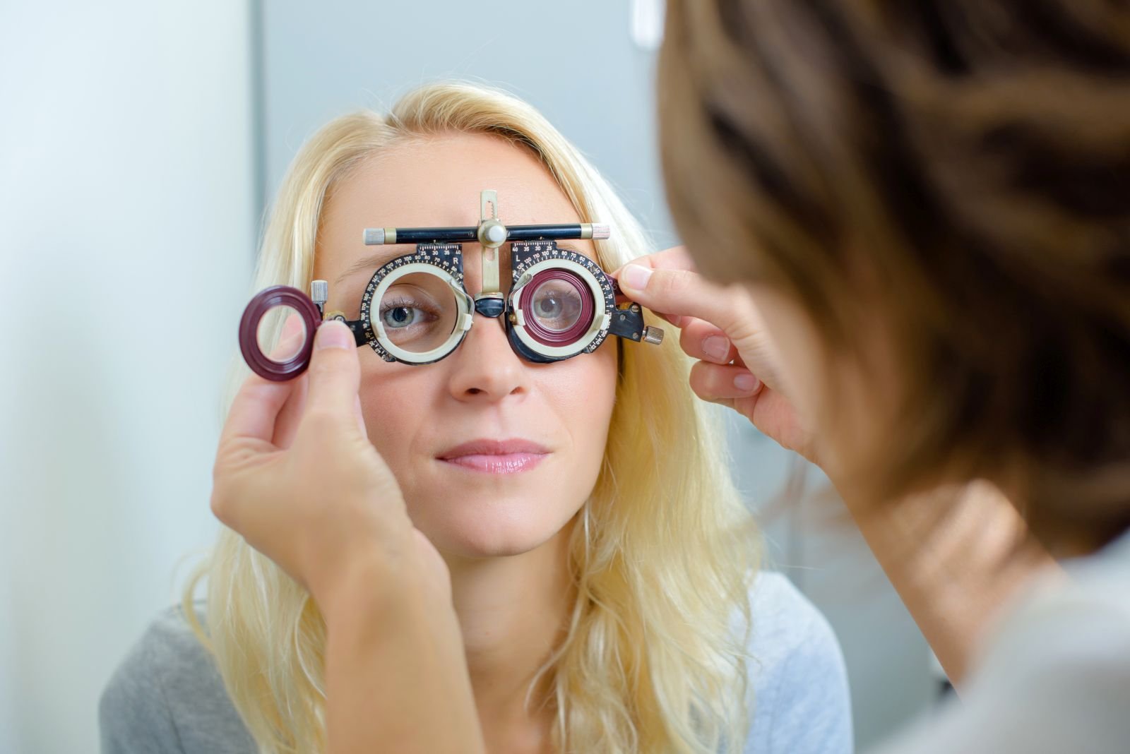На сво с плохим зрением. Очки офтальмолога. Очки от близорукости. Оправа для линз офтальмологическая. Очки для косоглазия.