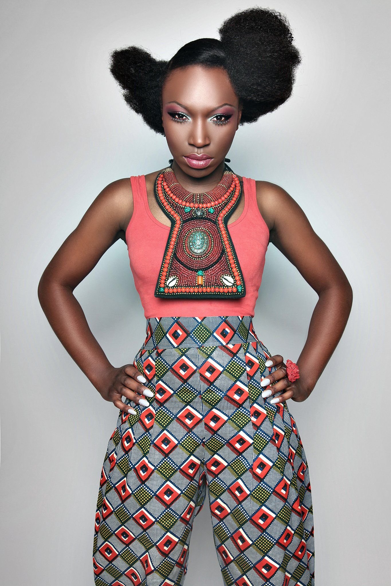 Костюм негритянки. Африкан Брэйдс. Фешин Африка. Этно афро стиль. Африканский стиль в одежде.