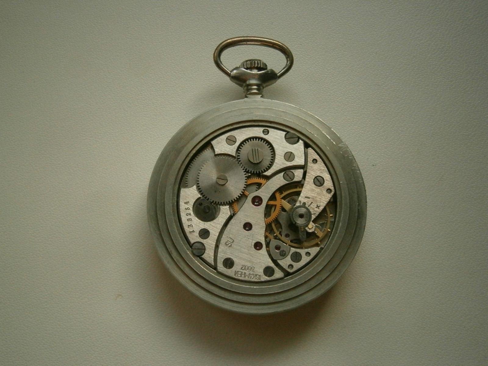 Часы молния челябинск. Часы молния Арктика 1977. Часы молния 3309 яшма. Часы молния 3305-75. Часы молния Green ray.