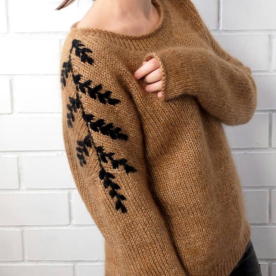 Джемперы своими руками. Вышивка на свитере. Декор вязаного джемпера. Вышивка на вязаном свитере. Вышивка на вязаном джемпере.
