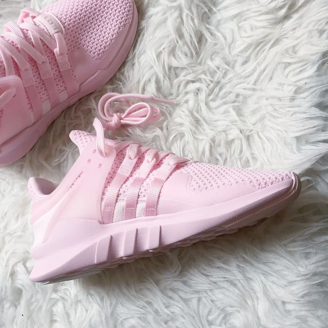 Кроссовки adidas розовые