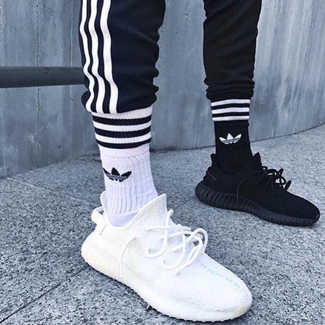 Кроссовки носки адидас. Носки адидас черные высокие. Носки адидас высокие черные белые. Adidas White Sneakers. Adidas s21489.