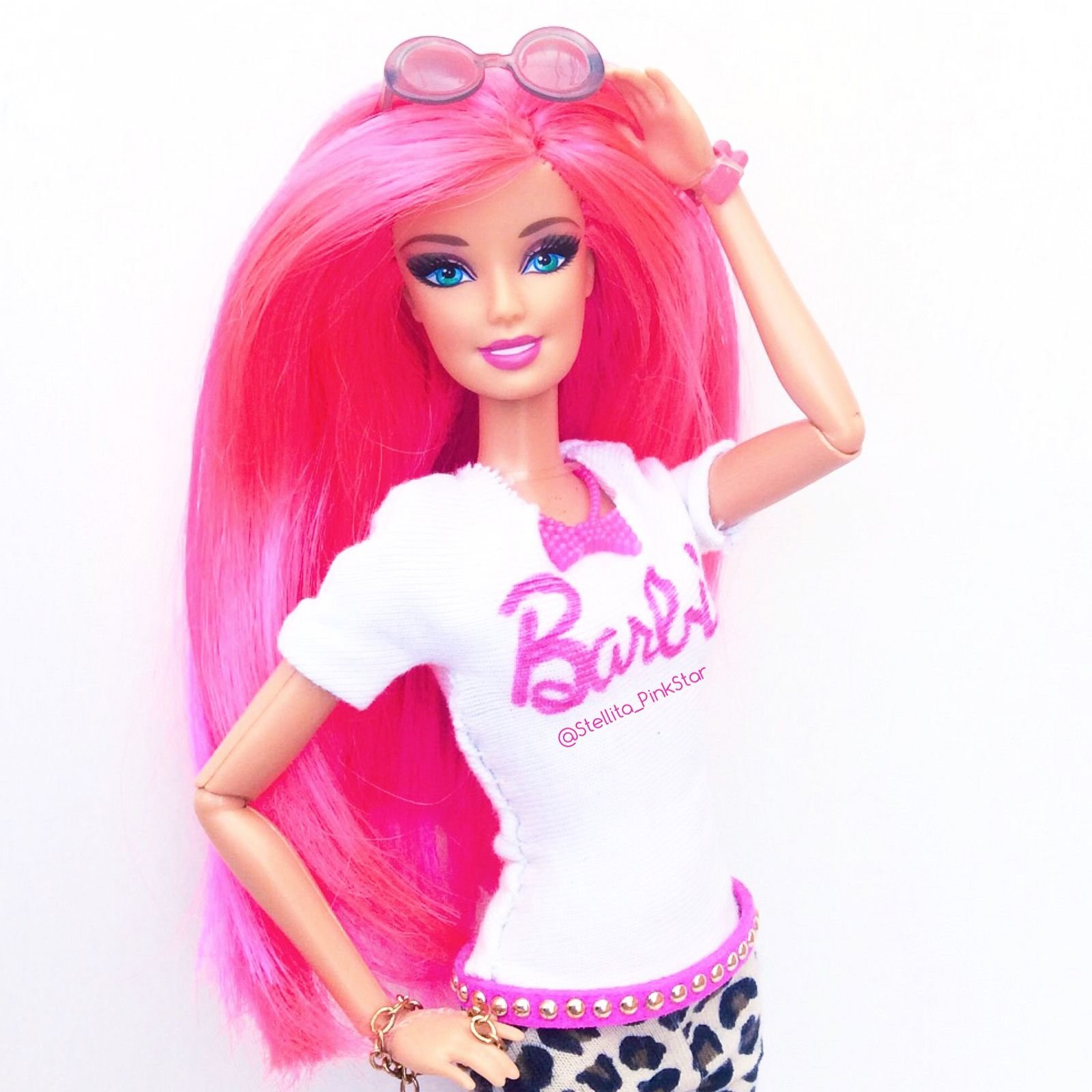 Барби с розовыми волосами. Барби Пинк. Кукла Барби в розовом. Кукла с розовыми волосами.