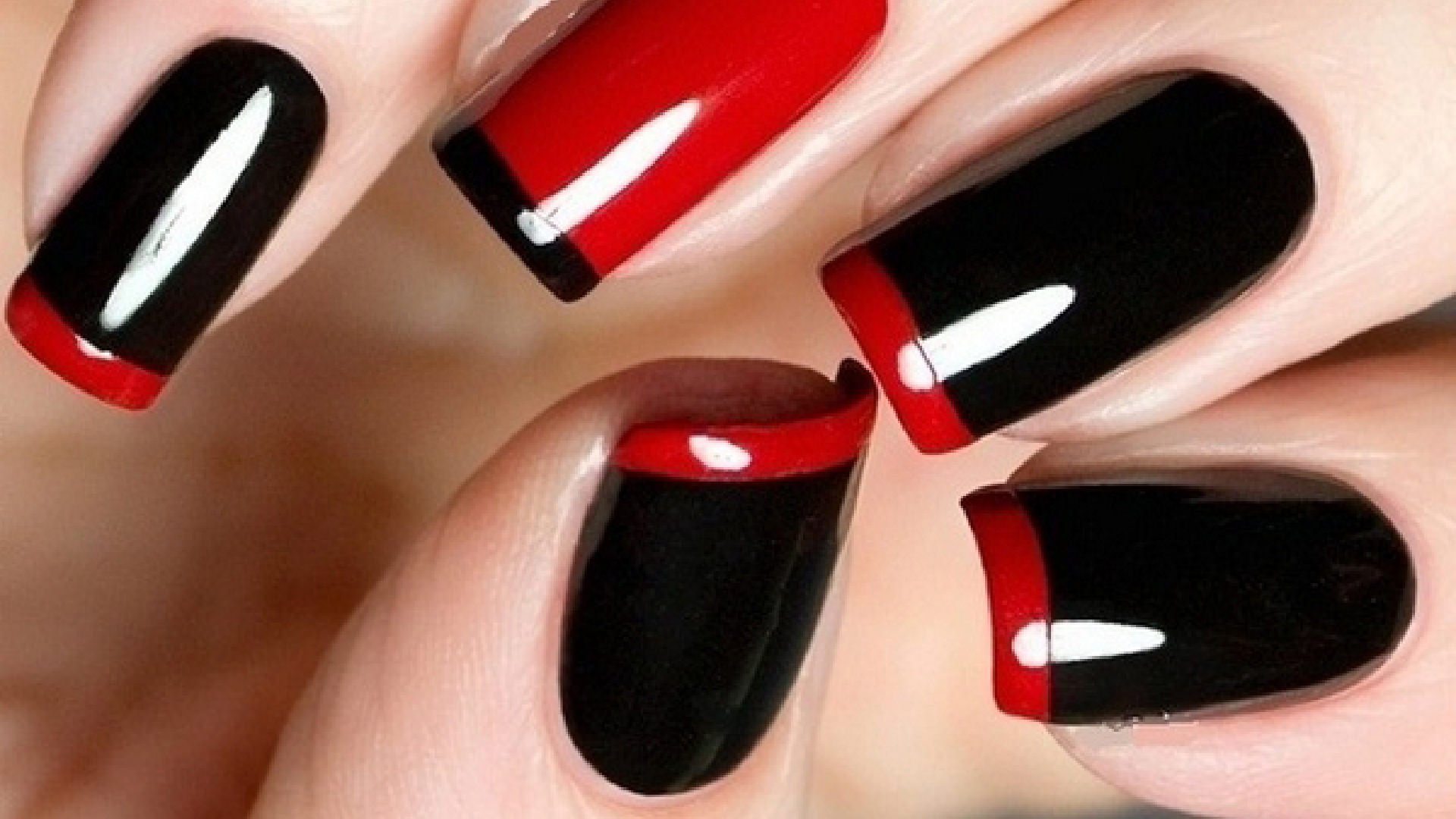 Фото ногтей красные с черным. Черно красные ногти. Маникюр черно красный. Черные ногти. Красно черно белый маникюр.