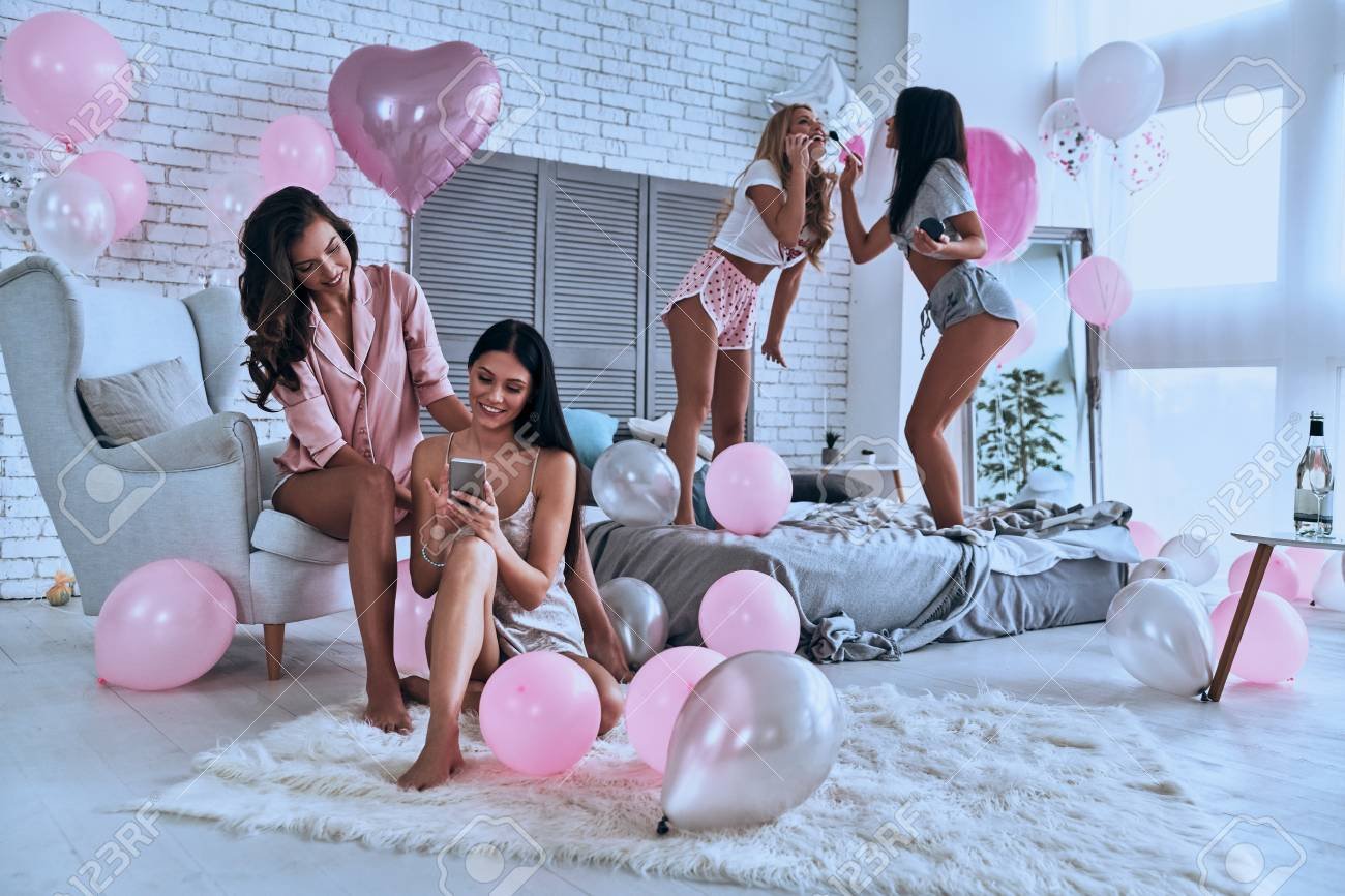 девочки на пижамной вечеринке порно фото 15