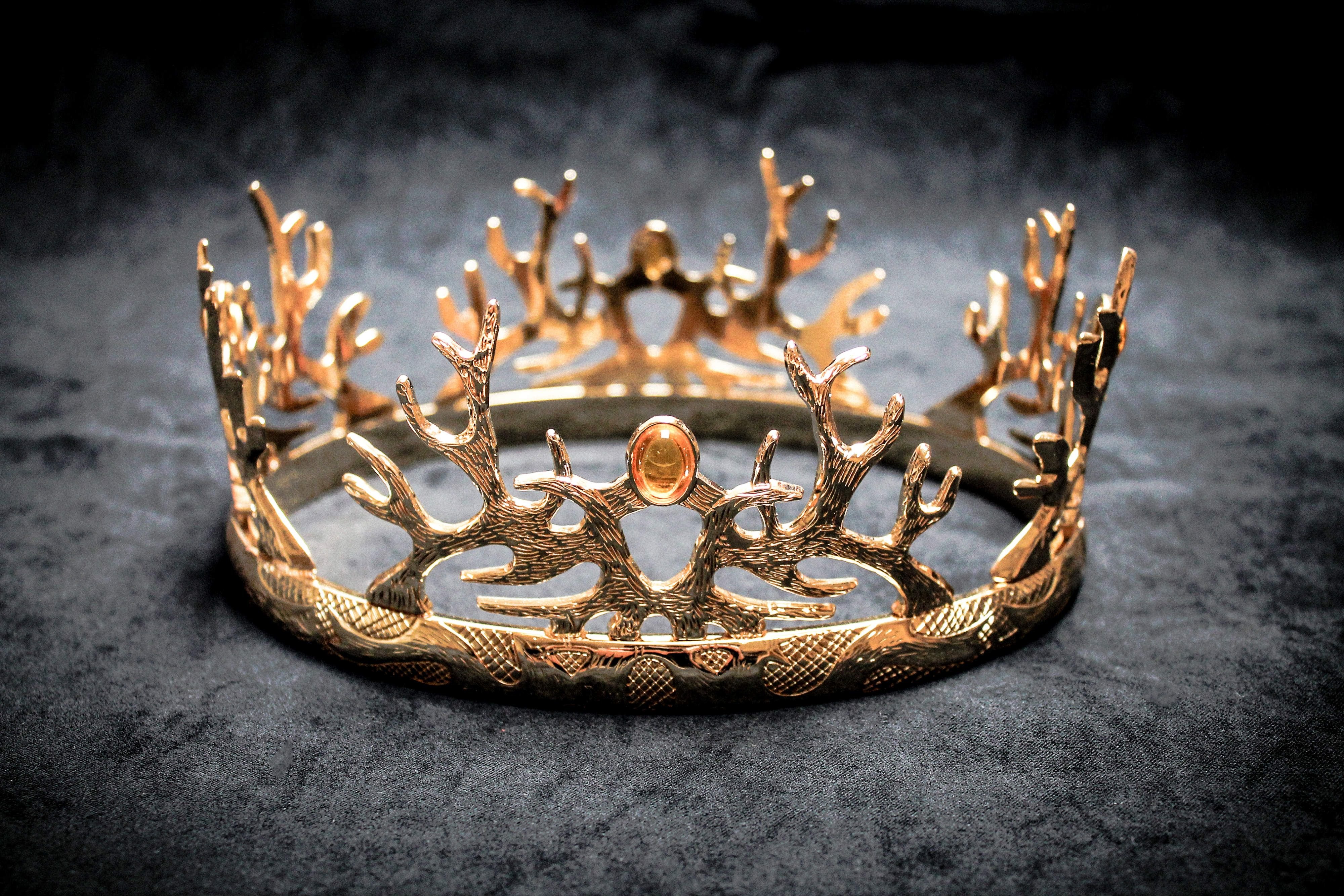 Венец деревьев. Железная корона лангобардов. Корона Баратеона. Корона Джоффри.
