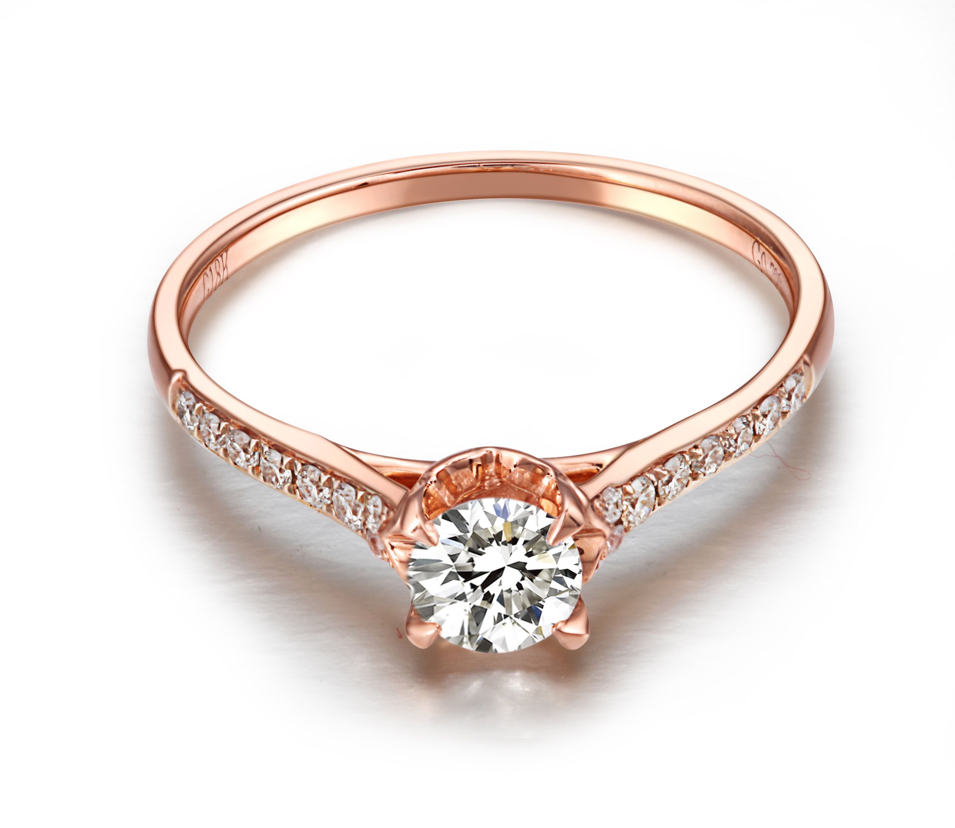 Золотое кольцо симферополь. Кольцо с бриллиантом. Красивые кольца с бриллиантами. Помолвочные кольца. Женское кольцо с бриллиантом.