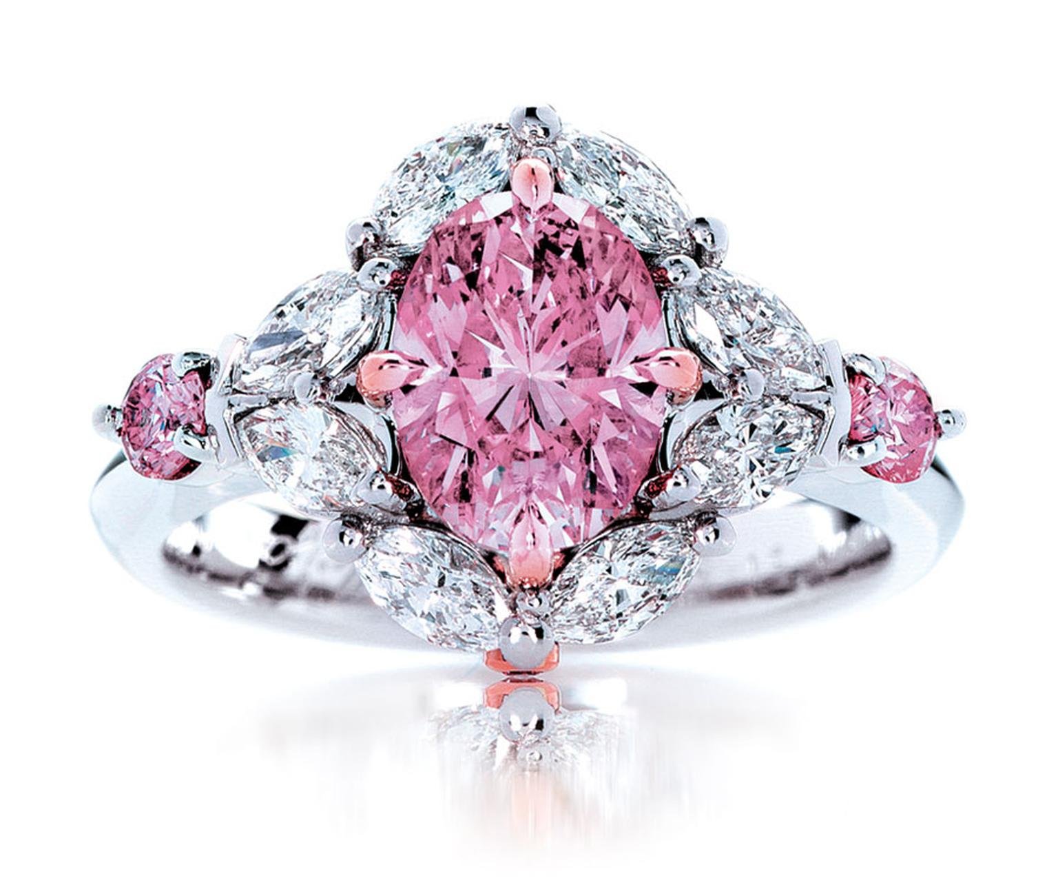 Украшения с бриллиантами first class diamonds. Кольцо Graff Pink Diamond. Розовый диамонд бриллианты.