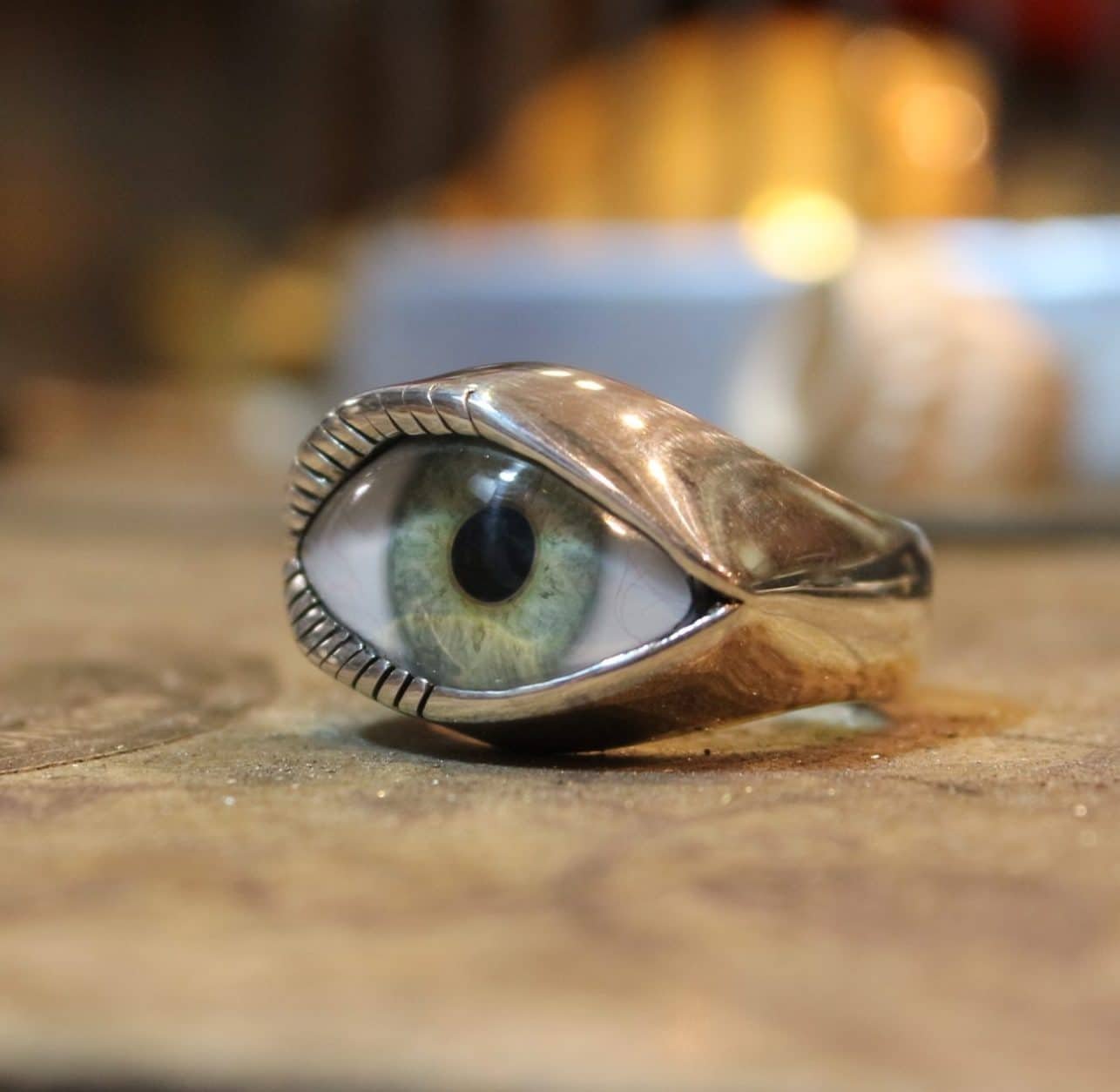 Кольца глазками. Eye Ring кольцо. Перстень с глазом. Серебряное кольцо "глаза". Кольцп с глазами.