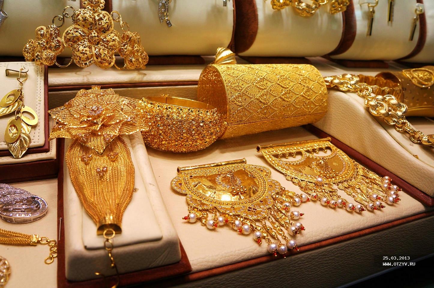 Магазин ювелирных изделий золотой