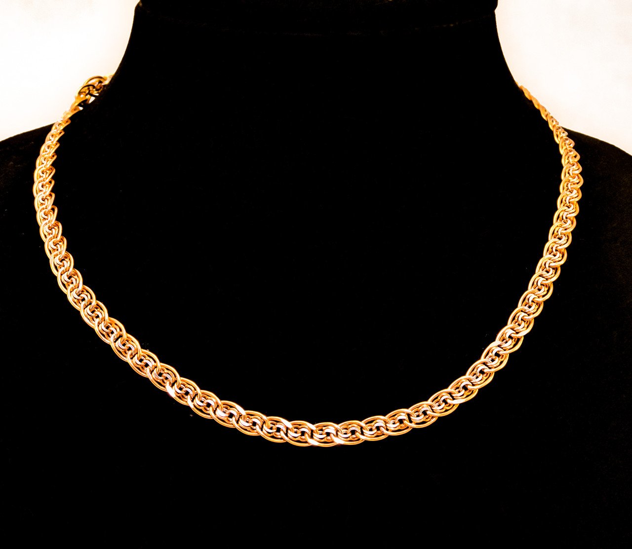 Золото цепь женская купить. Монализа цепочка Золотая. Золотые Цепочки женские на шею 585. Золотая цепочка Версаче.