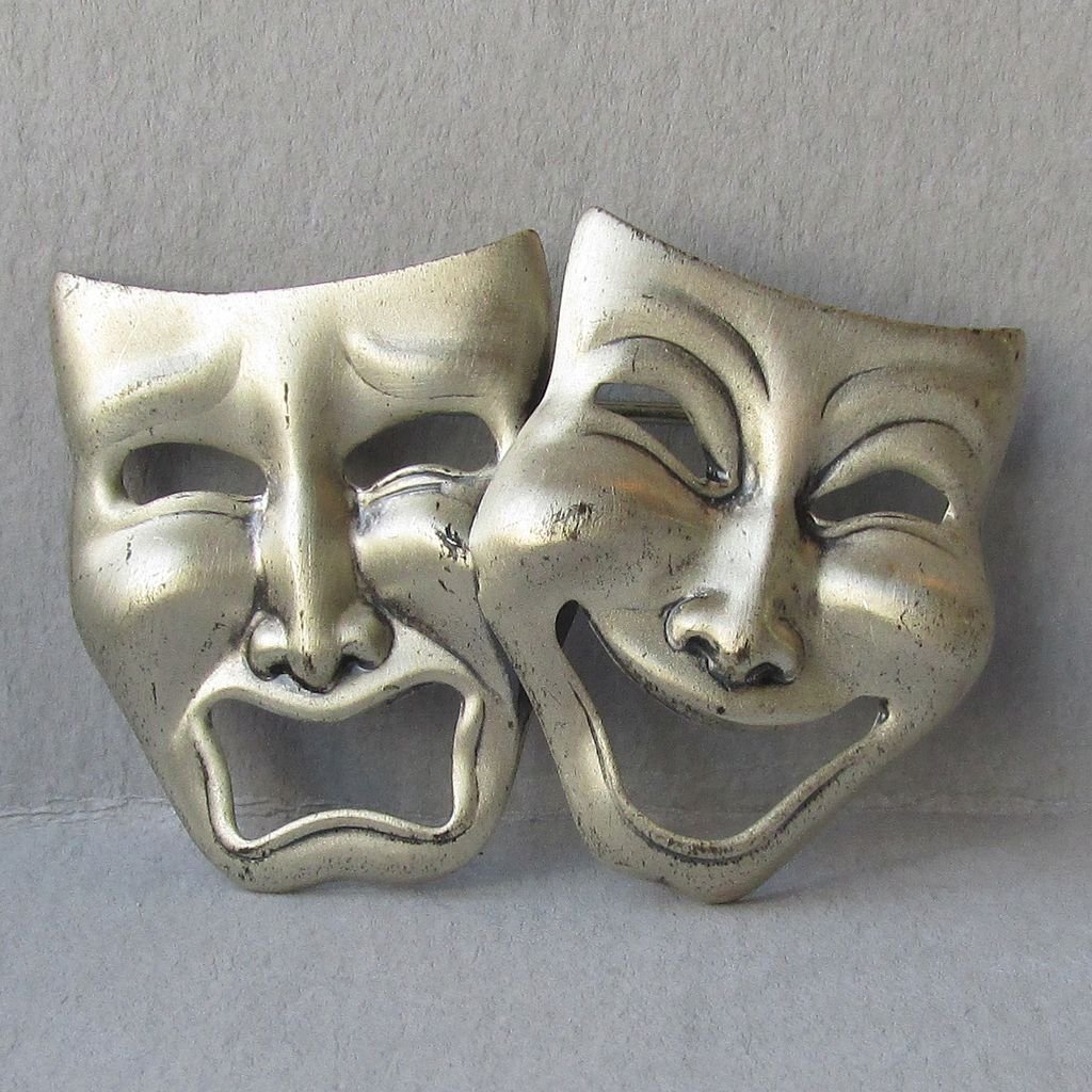 Театральная маска купить. Театральные маски. Театральные маски классические. Старые театральные маски. Кольцо с театральными масками.