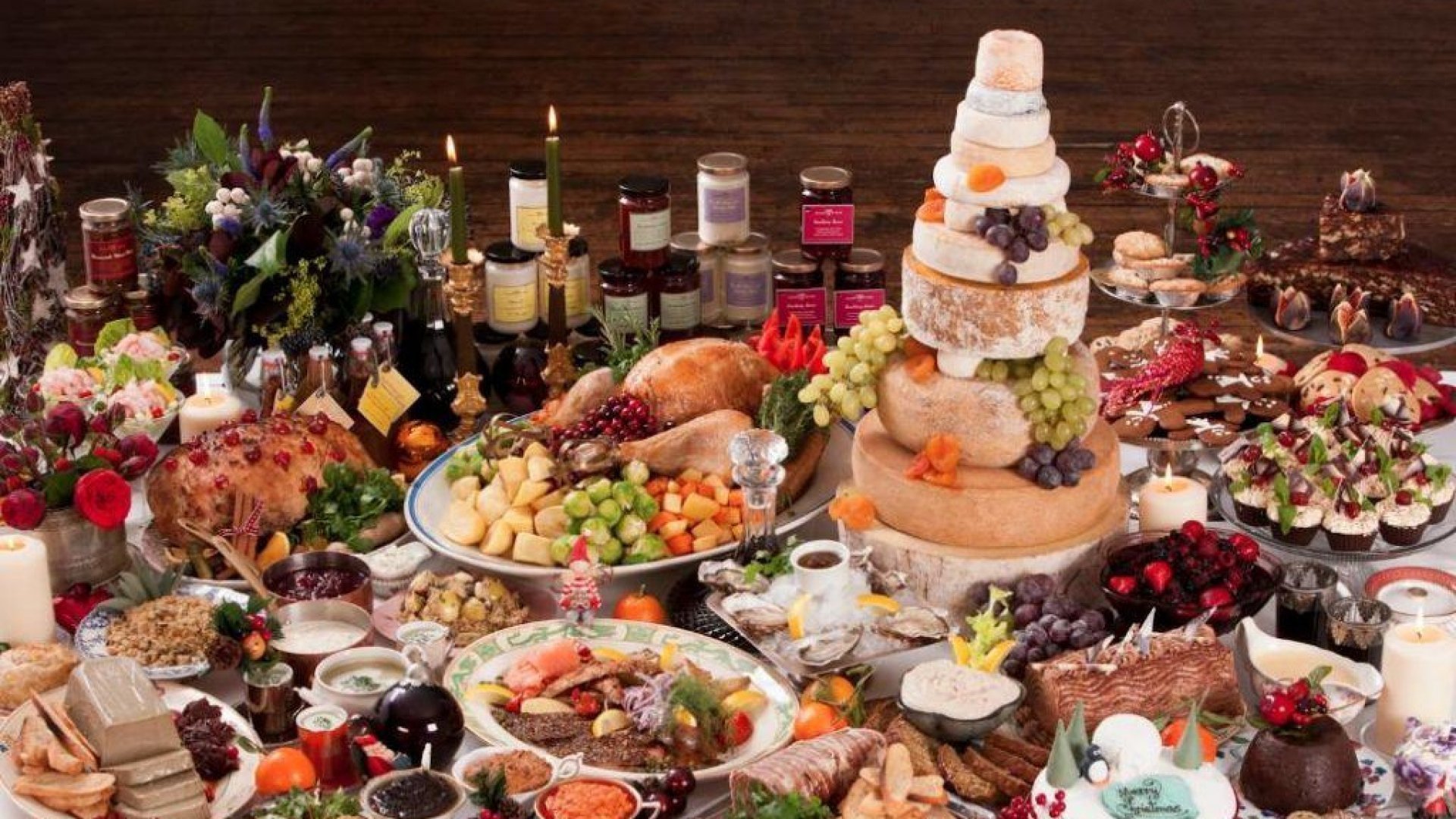 Большие блюда на стол. Накрыть праздничный стол. Богатый стол. Огромный стол с едой. Шикарный стол с едой.