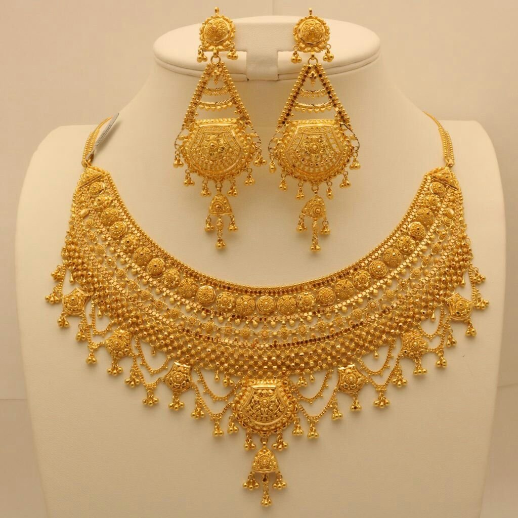 Арабское золото забытый. Арабские ювелирные украшения. Арабское золото. Арабские золотые украшения. Индийские золотые украшения.