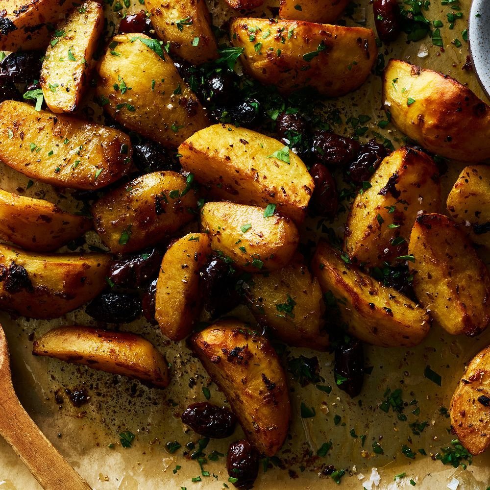 Картошка на оливковом масле. Красивая подача картошки. Черная картошка блюда. Африканская картошка блюдо. Египетское блюдо картошка.