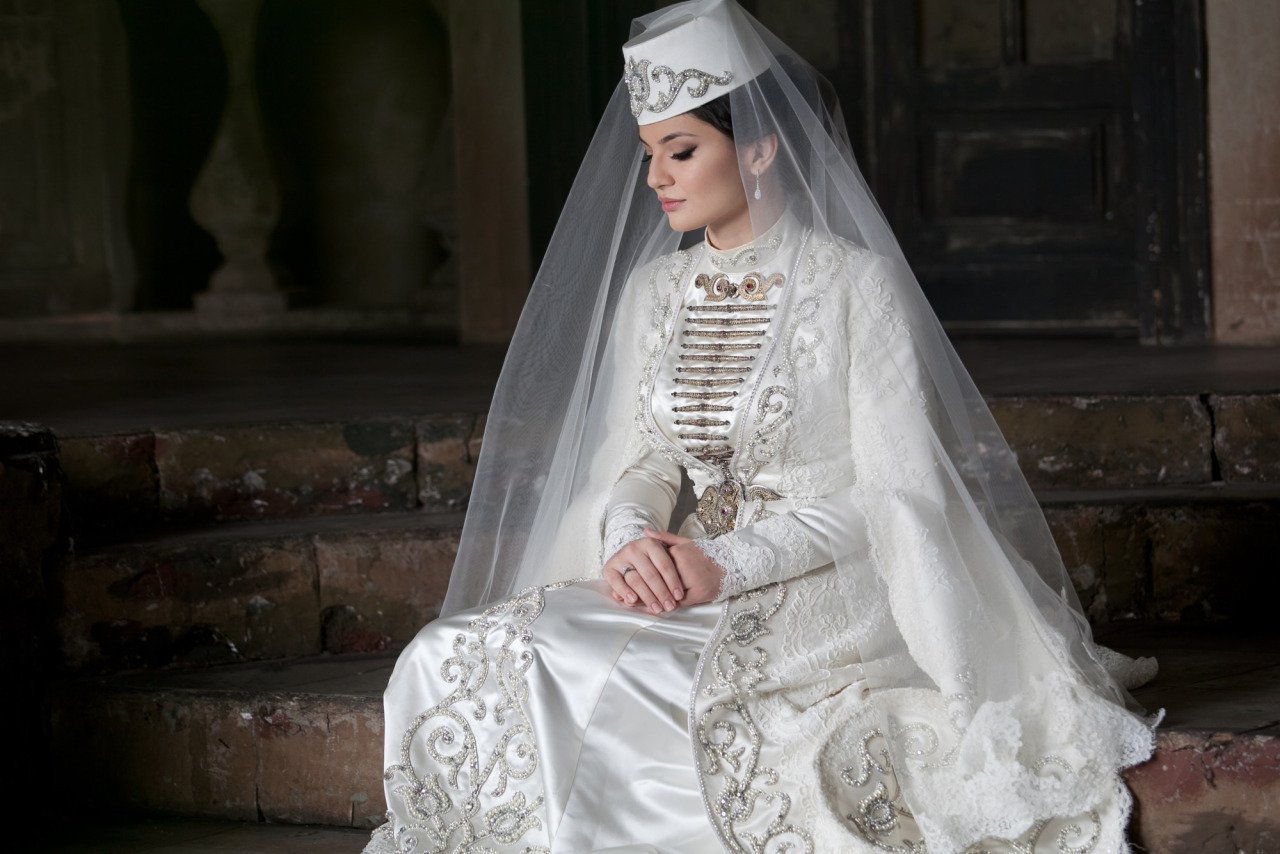 Кабардинское домашнее. Чукхе невеста Ингушетия. Свадебные платья Ингушетия чукхи.