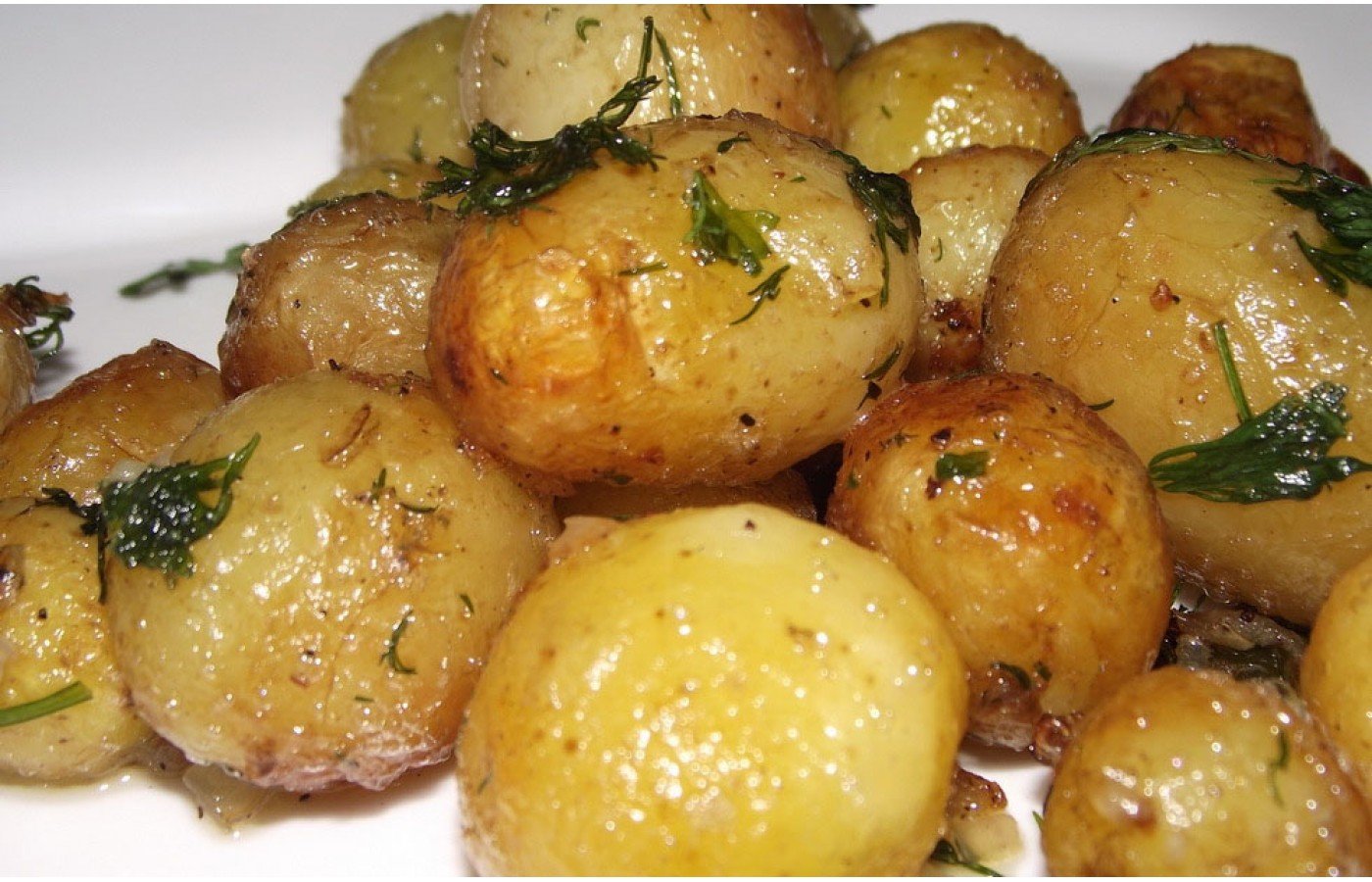 Блюда из картофеля простые рецепты. Блюда из картофеля. Красивые блюда из картошки. Вареная картошка. Блюда из картошки фото.