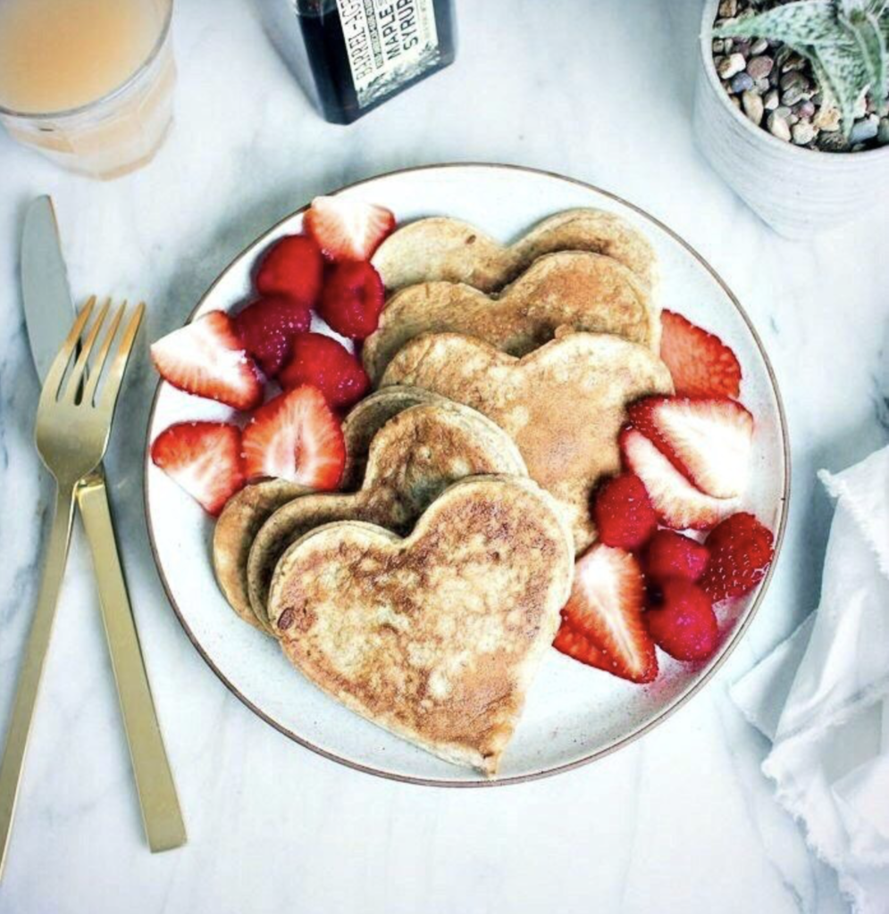 Романтический завтрак. Романтический завтрак в постель. Красивый завтрак. Вкусный и красивый завтрак.