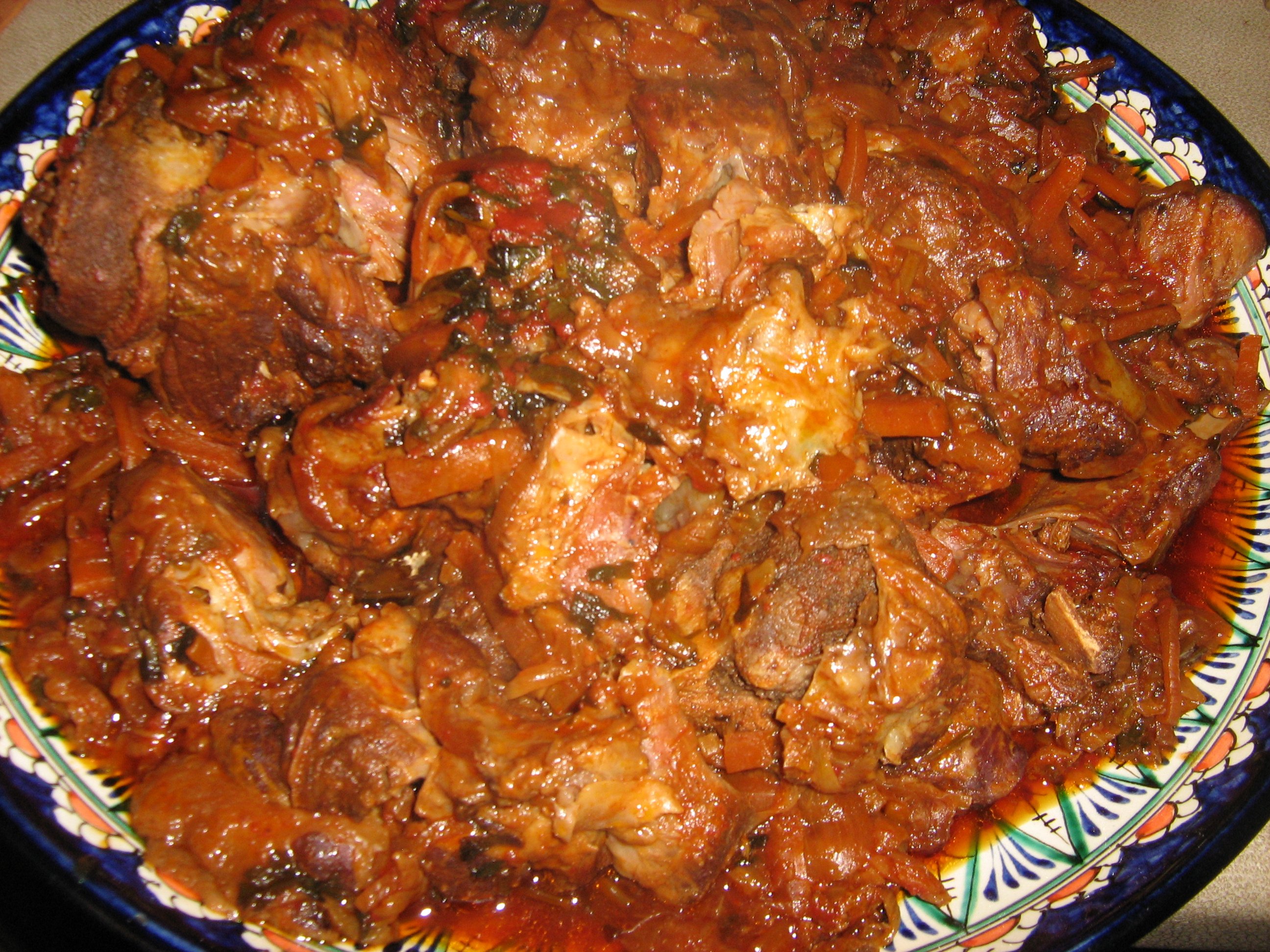Рецепт мяса с овощами в афганском казане. Мясо по афгански. Свинина в афганском казане. Блюда для афганского казана. Мясные блюда в афганском казане.
