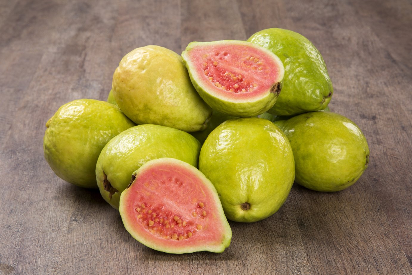 Описание вкуса фруктов. Псидиум гуава. Тропический фрукт гуава. Гуайява-маракуйя. Гуава зеленая.