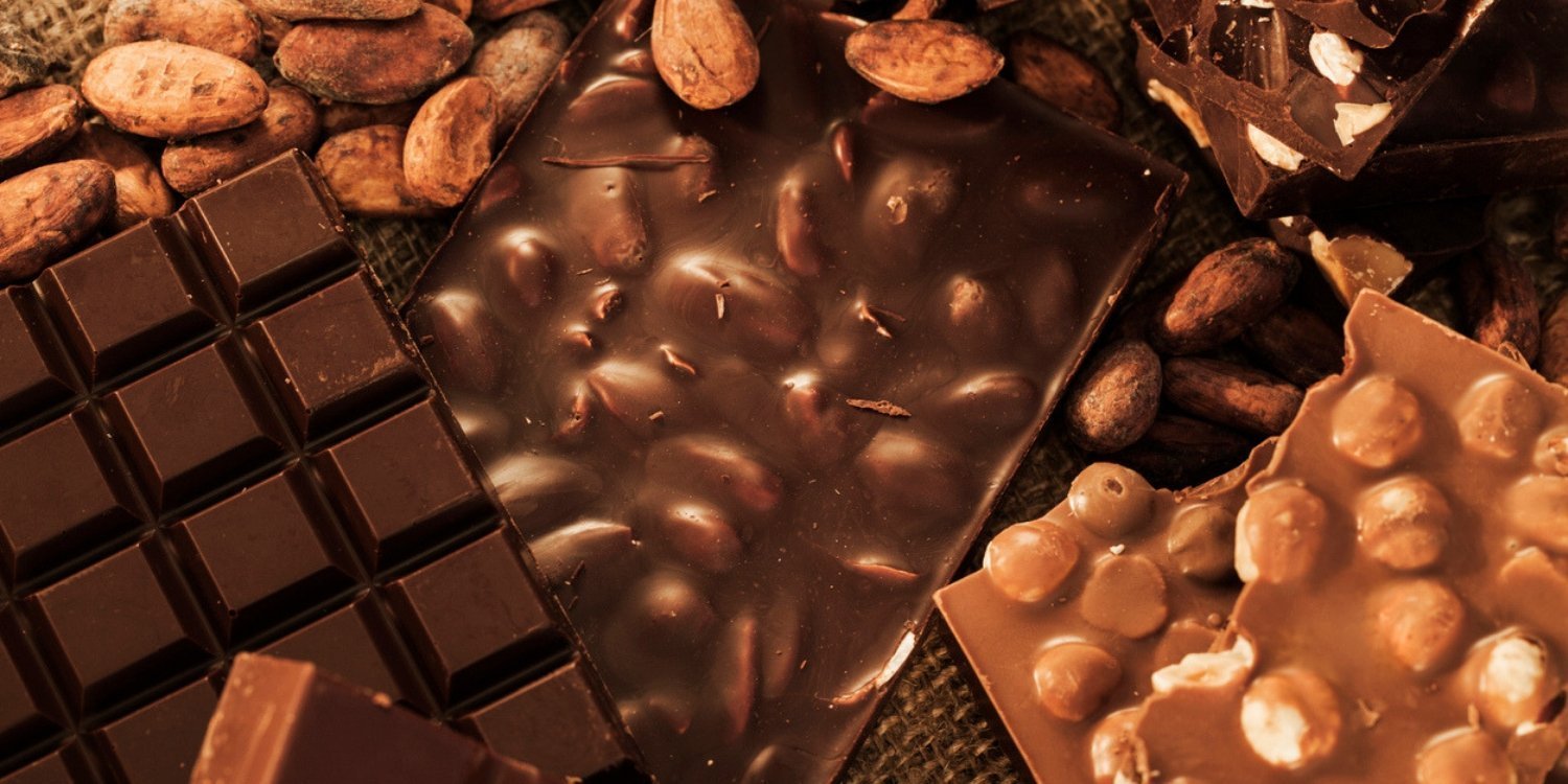 Тема шоколад. Шоколадная плитка. Плиточный шоколад. Шоколадный фон. Красивые шоколадки.