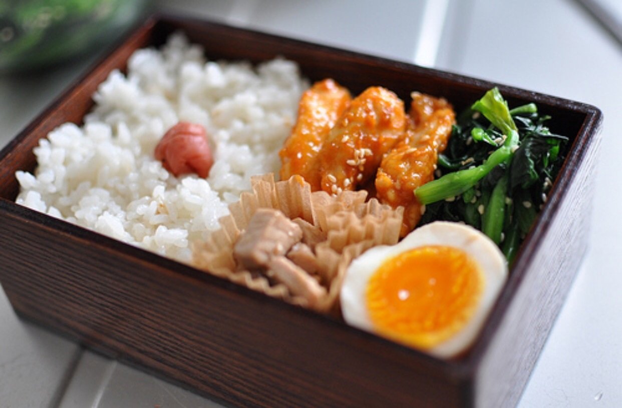 Что можно положить в рис. Японская кухня. Японская еда. Кухня Японии. Японские блюда с рисом.
