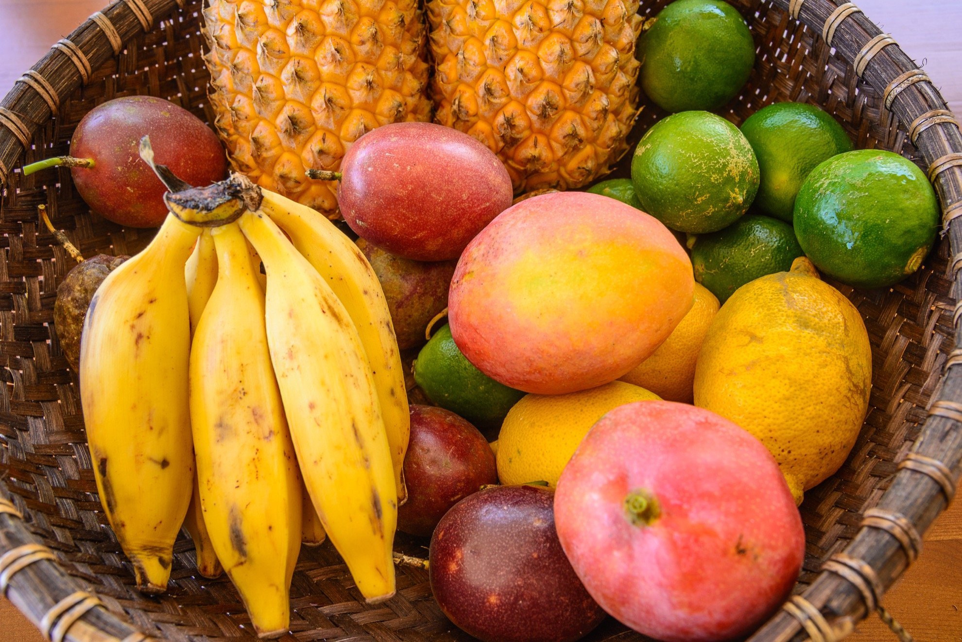 Фото фруктов и их названия. Тропические фрукты. Субтропические фрукты. Тропические и субтропические фрукты. Экзотические фрукты названия.