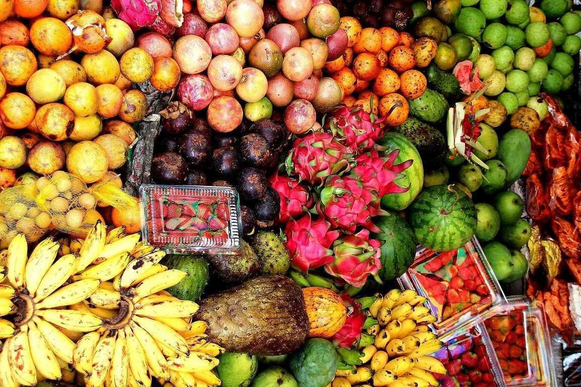 Какие фрукты есть в мае. Рамбутан Бали. Снэк Фрут Бали. Фрукты на Бали. Самый вкусный фрукт на Бали.