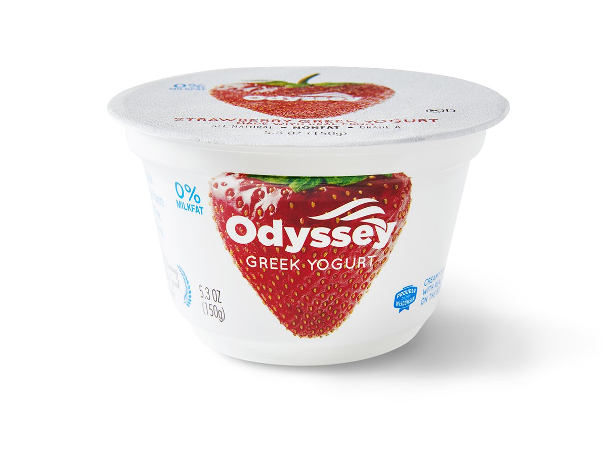 Greek yogurt. Греческий йогурт. Чудо пюре йогурт. Греческий йогурт Пятерочка. Греческий йогурт с фруктами.