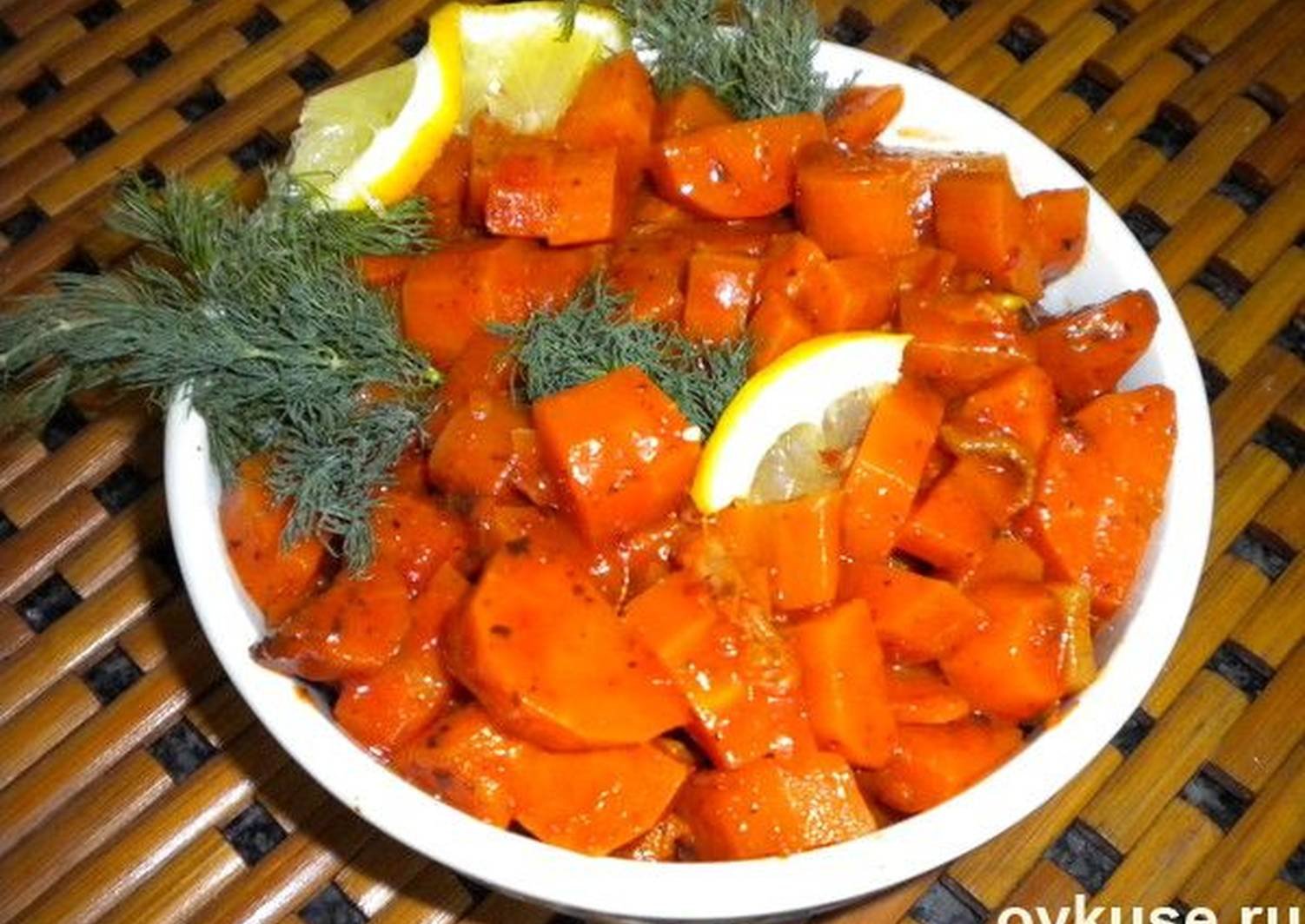 Морковь отварная состав. Морковь по мароккански. Салат из варёной моркови. Что можно приготовить из морковки легко. Вареная морковь что приготовить.